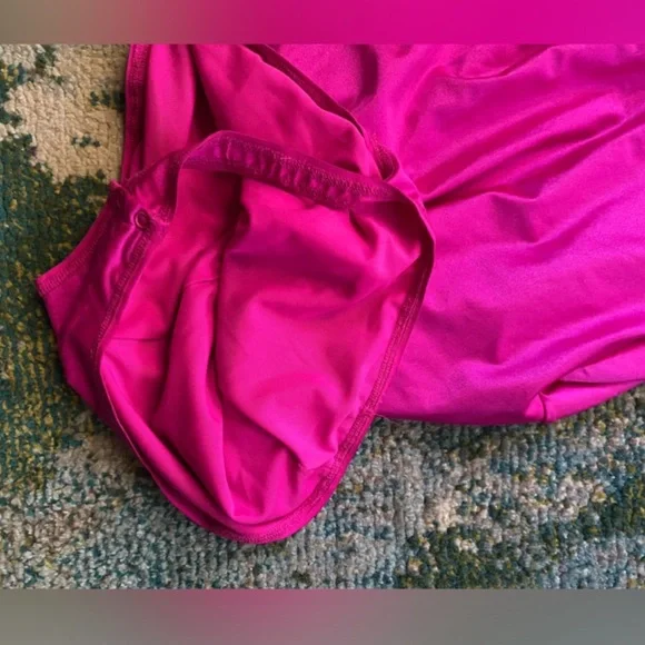 SKIMS Disco long sleeve front zip contour thong bodysuit, size large - Picture 13 of 16